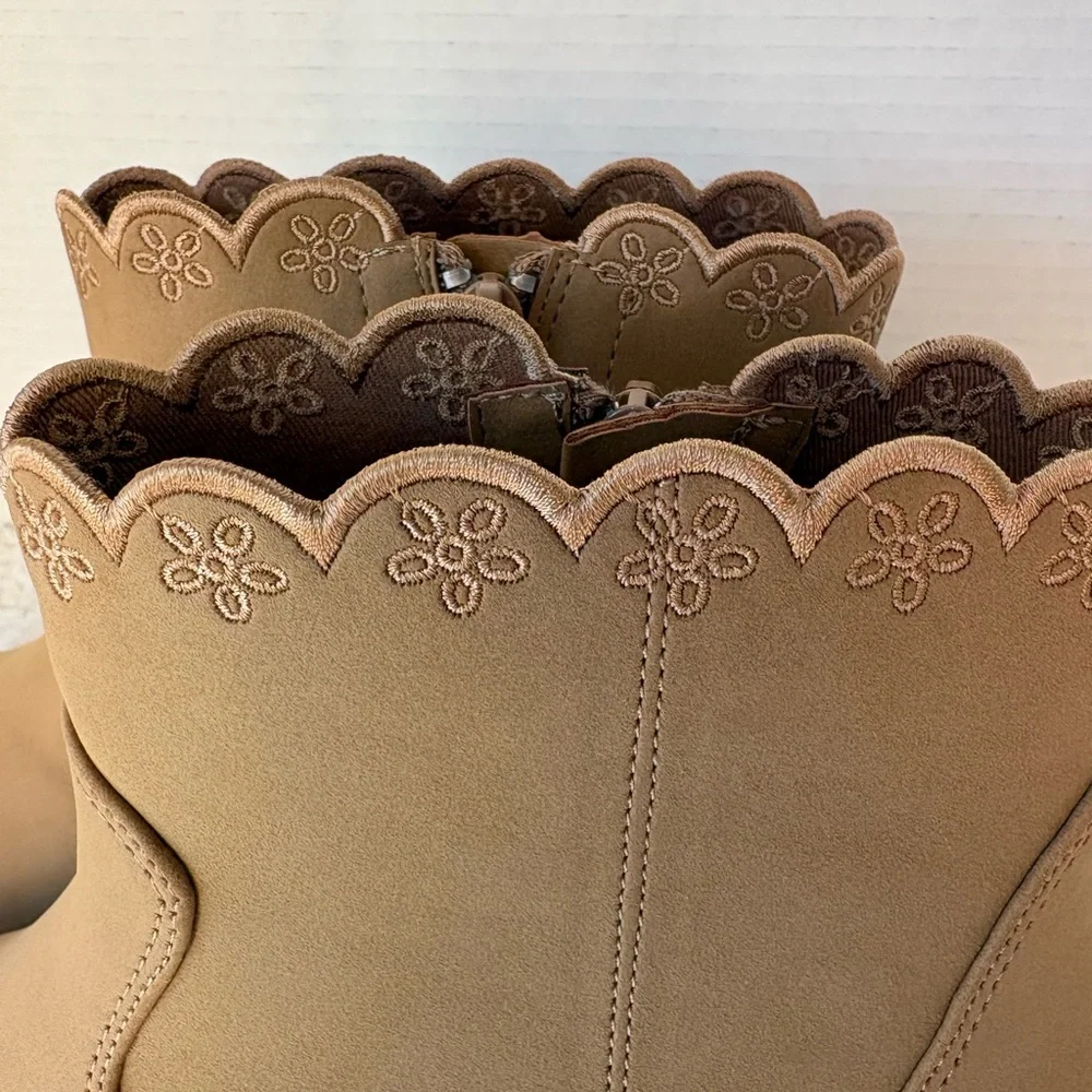 J.Crew Crewcuts Girls' Embroidered Sueded Boots, Color- Camel, Size 5.    NWT